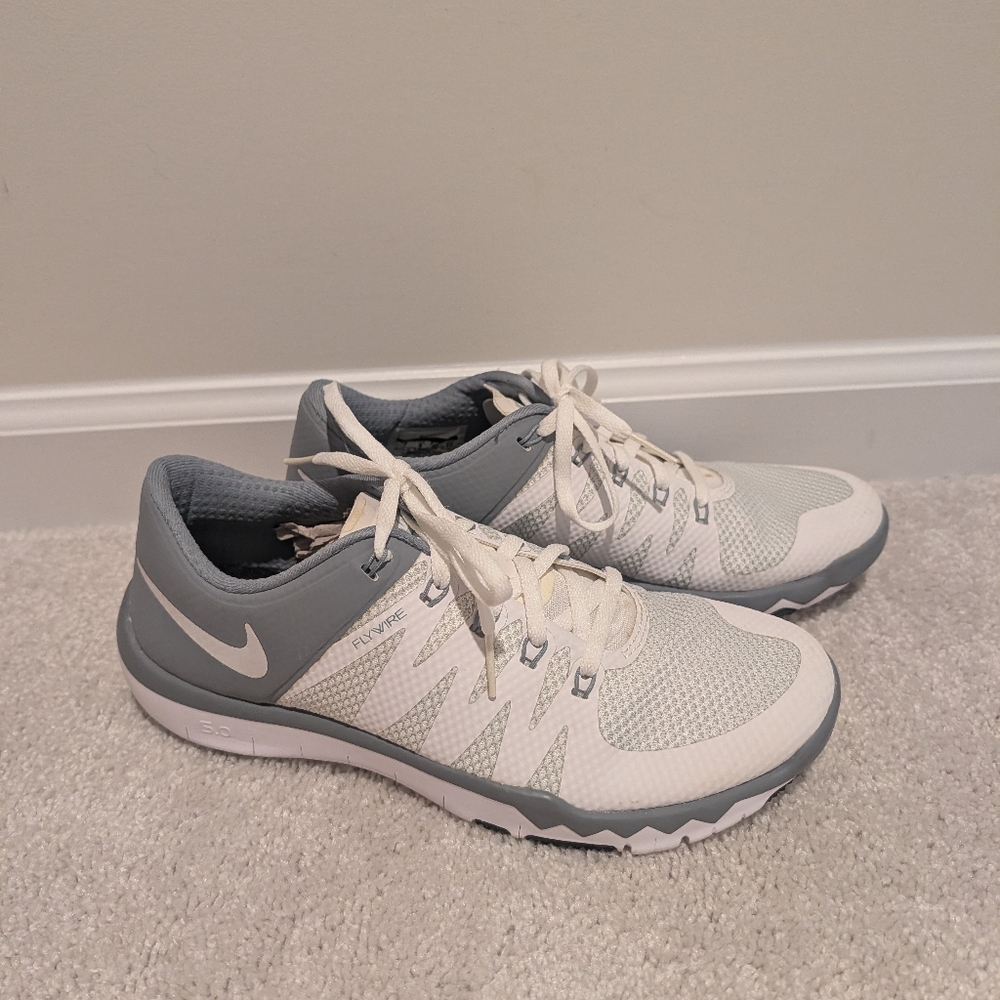 Nike Flywire Sneakers